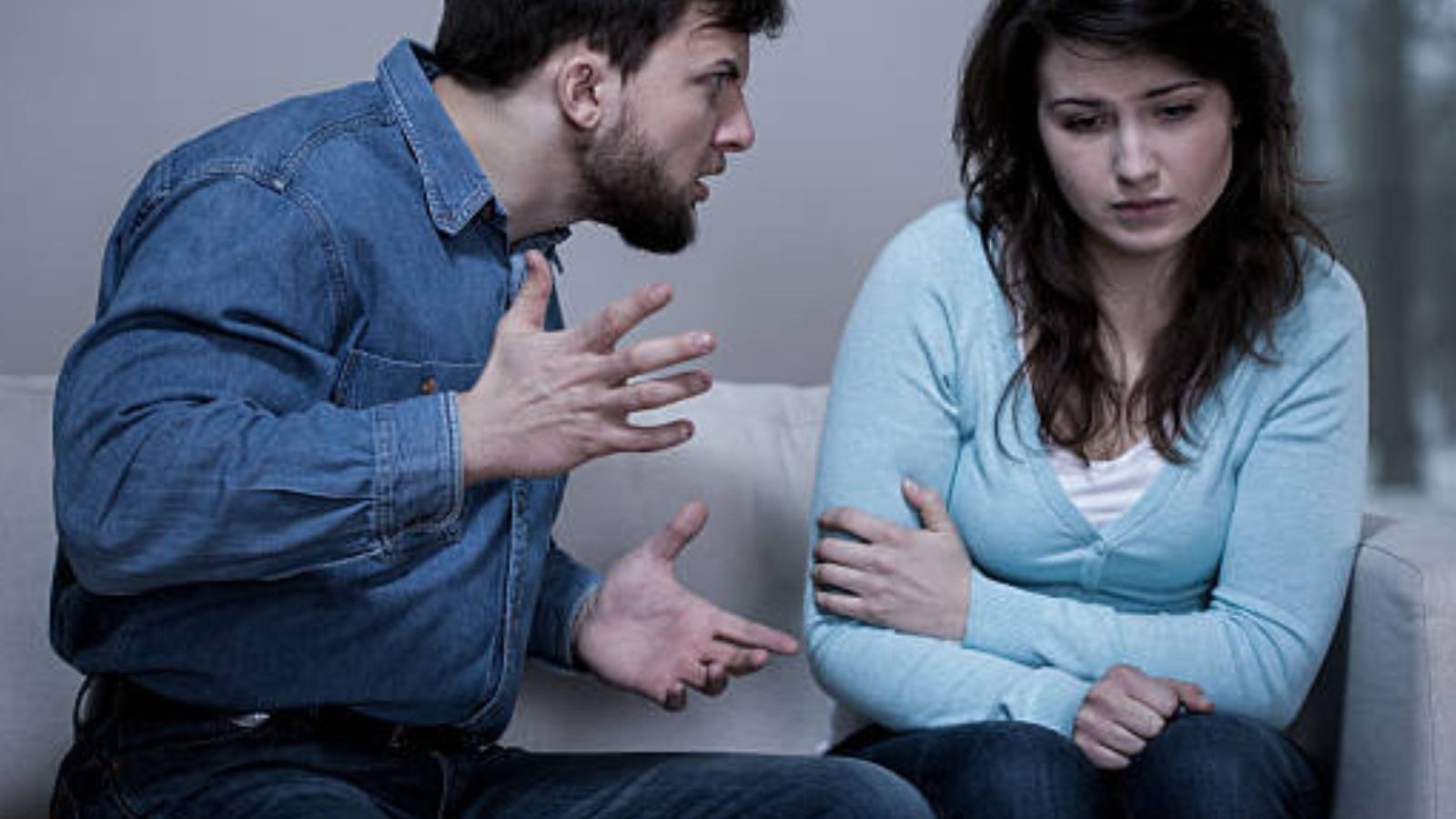 கணவன் மனைவிக்குள் மறந்தும் கூட இந்த வார்த்தைகளை சொல்லக்கூடாது..! 