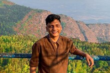 திருமணத்தில் நடனமாடிக்  கொண்டிருந்த இளைஞர் மயங்கி விழுந்து உயிரிழப்பு!