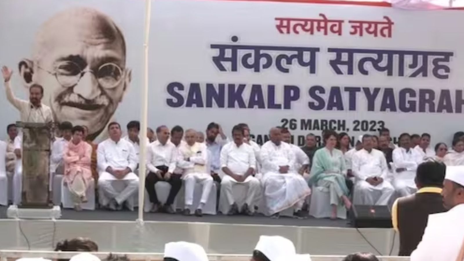 ராகுலுக்கு ஆதரவாக போராட்டம்... காங்கிரஸுக்கு போலீஸ் அனுமதி மறுப்பு.. ராஜ்காட்டில் 144 தடை உத்தரவு..!