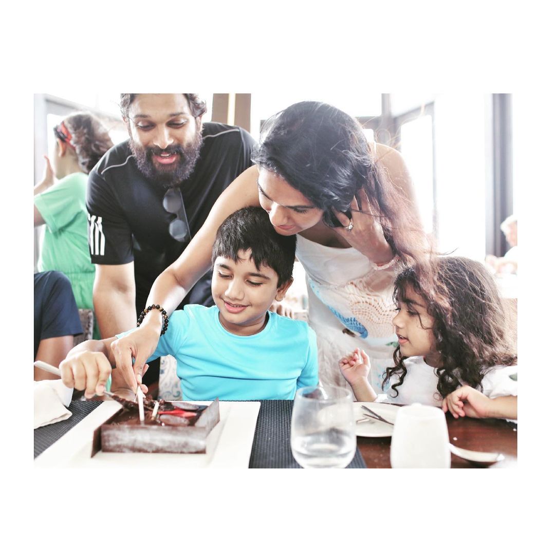  விடுமுறை முடிந்து திரும்பியதும் அவர் புஷ்பா 2 வேலைகளை மேற்கொள்வார் என எதிர்பார்க்கப்படுகிறது.