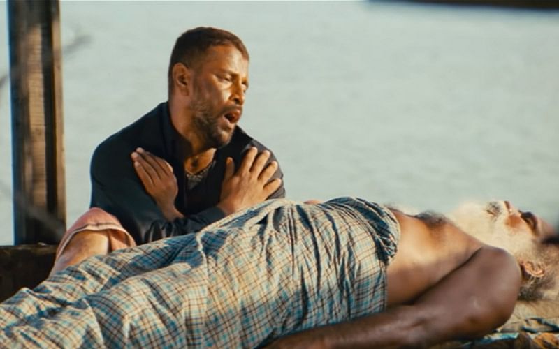 இதில் பிதாமகன் படம் சிறந்த நடிகருக்கான தேசிய விருதை வென்றதோடு, 3 தமிழ்நாடு மாநில விருதுகளையும், 6 ஃபிலிம்பேர் விருதுகளையும் வென்ரூ கவனம் ஈர்த்தது.