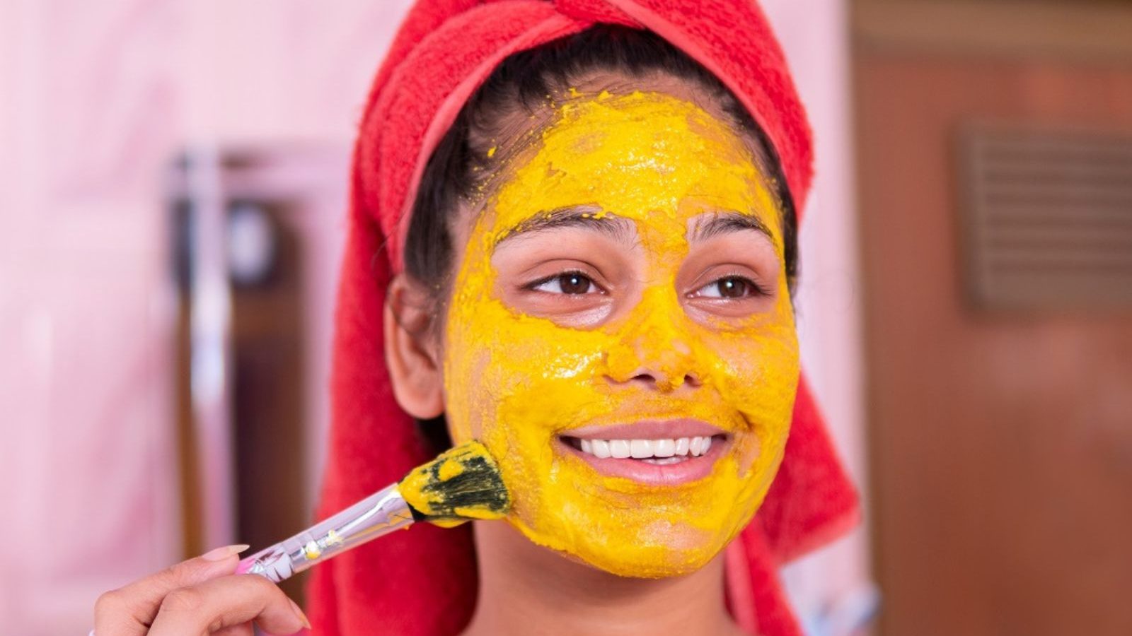 கடலை மாவு இருந்தால் போதும்.. வீட்டிலேயே சூப்பராக ஃபேஷியல் செய்யலாம்..!