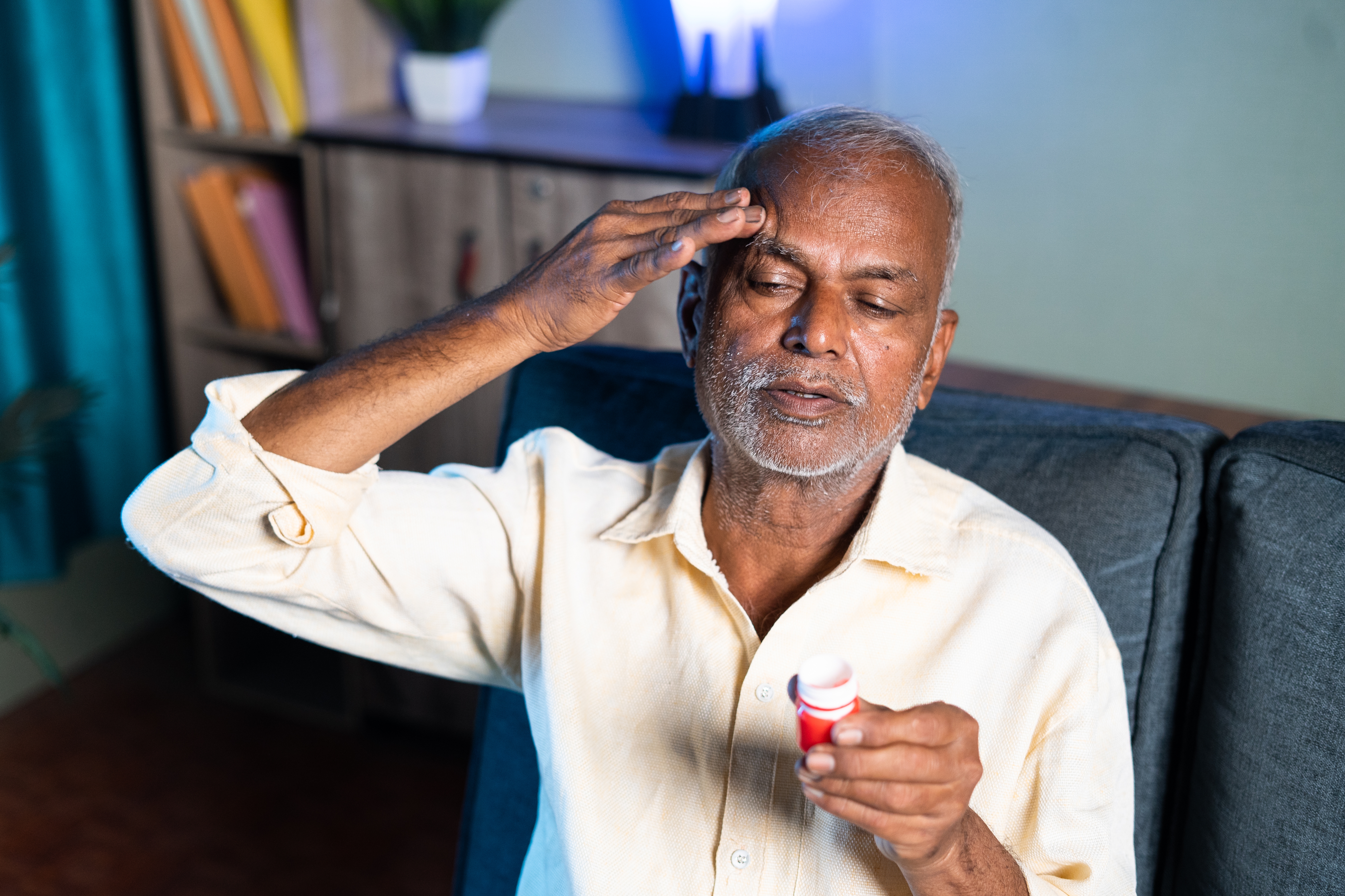  ,[object Object],தலைவலியைப் பொறுக்க முடியாமல் அவதிப்படும் நோயாளிகள் அடிக்கடி வலி நிவாரணி மருந்துகளைப் பயன்படுத்தினாலும் தலைவலி ஏற்படும். எனவே அதிகமான வலி நிவாரணிகளை நீங்கள் பயன்படுத்துவதை நிறுத்தி விட வேண்டும்.