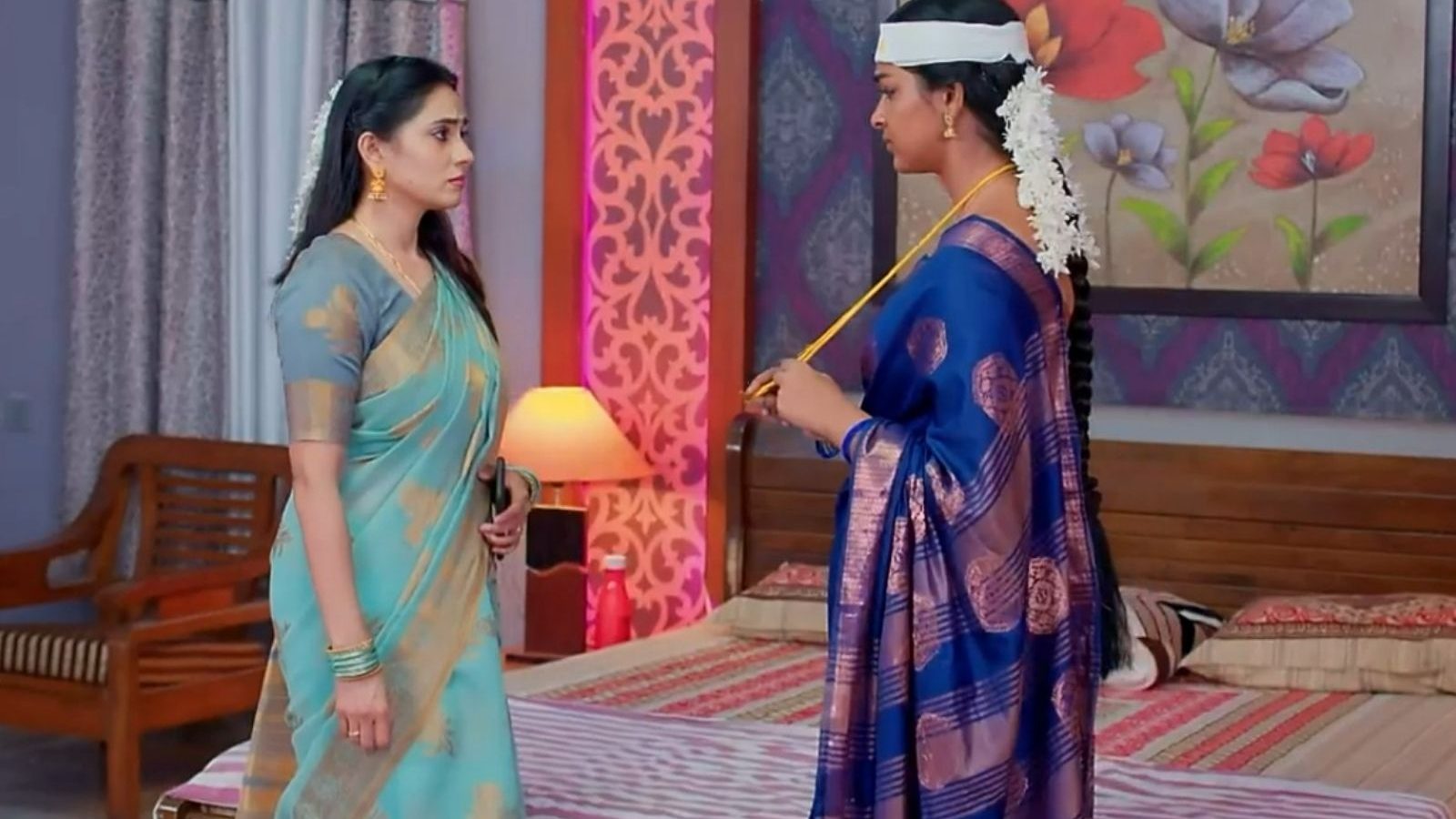 மீனாட்சியிடம் தாலியை எடுத்து காட்டி உண்மையை கூறும் தீபா - கார்த்திகை தீபம் சீரியல் அப்டேட்!