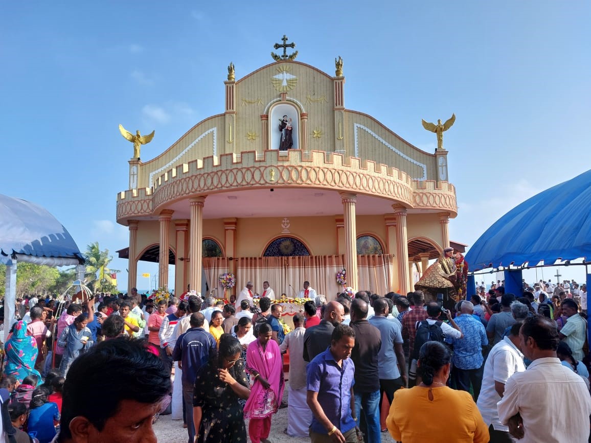   மாவட்டம் ராமேஸ்வரத்தில் இருந்து 12 மைல் தொலைவில் கச்சத்தீவு அமைந்துள்ளது.