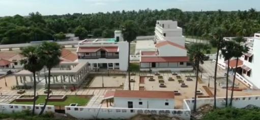  அதன்படி, ரூ.25 கோடி மதிப்பில் கீழடியில் பிரம்மாண்டமான அருங்காட்சியகம் அமைக்கப்பட்டுள்ளது. இது 6 காட்சி கூடங்களாக பிரிக்கப்பட்டுள்ளன. இந்த அருங்காட்சியகத்தை நேற்று மாலை முதலமைச்சர் மு.க.ஸ்டாலின் திறந்து வைத்தார்.