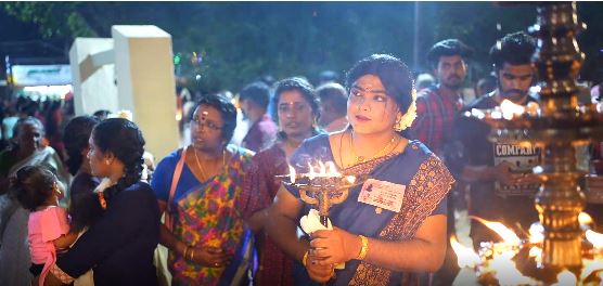  ஒவ்வொரு ஆண்டும் மலையாள மாதமான மீனம் ( மார்ச் இரண்டாம் பகுதியில் வரும்) 10 மற்றும் 11 தேதிகளில் சூரிய அஸ்தமனம் ஆனபின்னர் கேரளாவின் கொல்லம் பகுதியில் உள்ள கொட்டன்குளங்கரை பகுதியில் விளக்குகள் மிளிரும், இசையால் வெடிக்கும் திருவிழா கோலத்தில் ஒரு கனவு உலகமே பூமியில் உதிக்கும் என்று சொன்னால் அது மிகையாகாது.