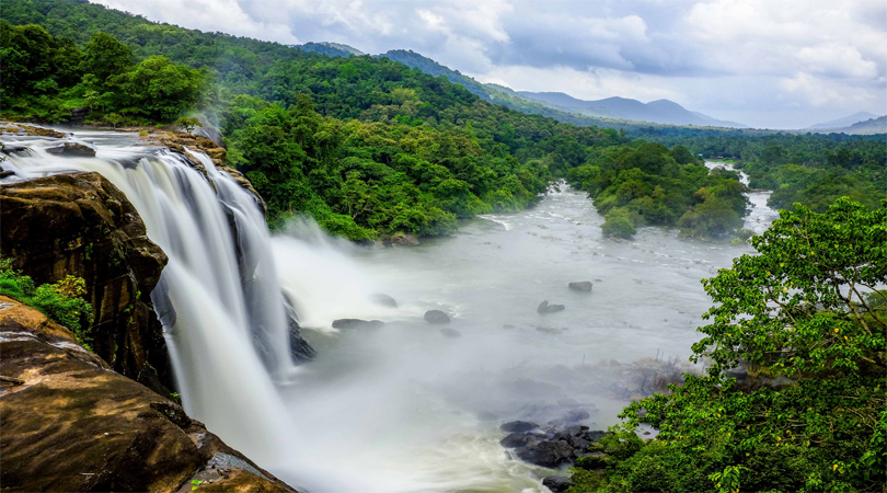  ,[object Object], கோவை மாநகரில் இருந்து சுமார் 35 கி.மீ தொலைவில் அமைந்துள்ள இந்த அருவி, கோவைக் குற்றாலம் என அழைக்கப்படுகிறது. இது பாதுகாக்கப்பட்ட வனப்பகுதியில் அமைந்துள்ள இந்த அருவி, கோடை விடுமுறைக்கு ஏற்ற இடம் ஆகும். உங்கள் குழந்தைகள் மற்றும் குடும்பத்தினருடன் மகிழ்ச்சியாக இருக்க அருமையான இடம்.