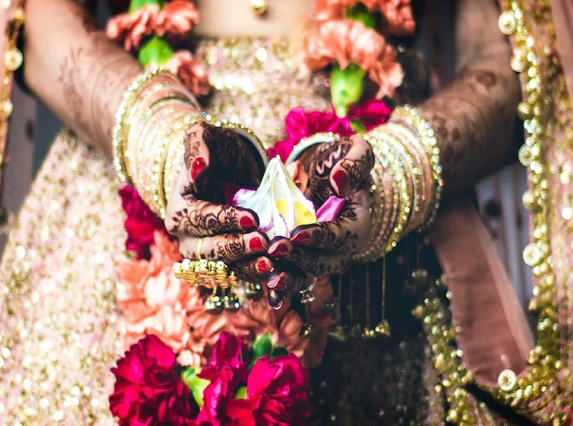  ,[object Object],[object Object],மாத சம்பளம் ரூ.33ஆயிரத்துக்கும் குறைவாக வாங்கும் ஆண்களோ, பெண்களோ அவர்களுக்கு திருமண வெப்சைட்டில் கல்யாணம் நடப்பது என்பது குதிரைகொம்பு தான். ஆண்களுக்கு திருமண சாத்தியக்கூறி -65%ஆக உள்ளது. பெண்களுக்கு -6% ஆக உள்ளது