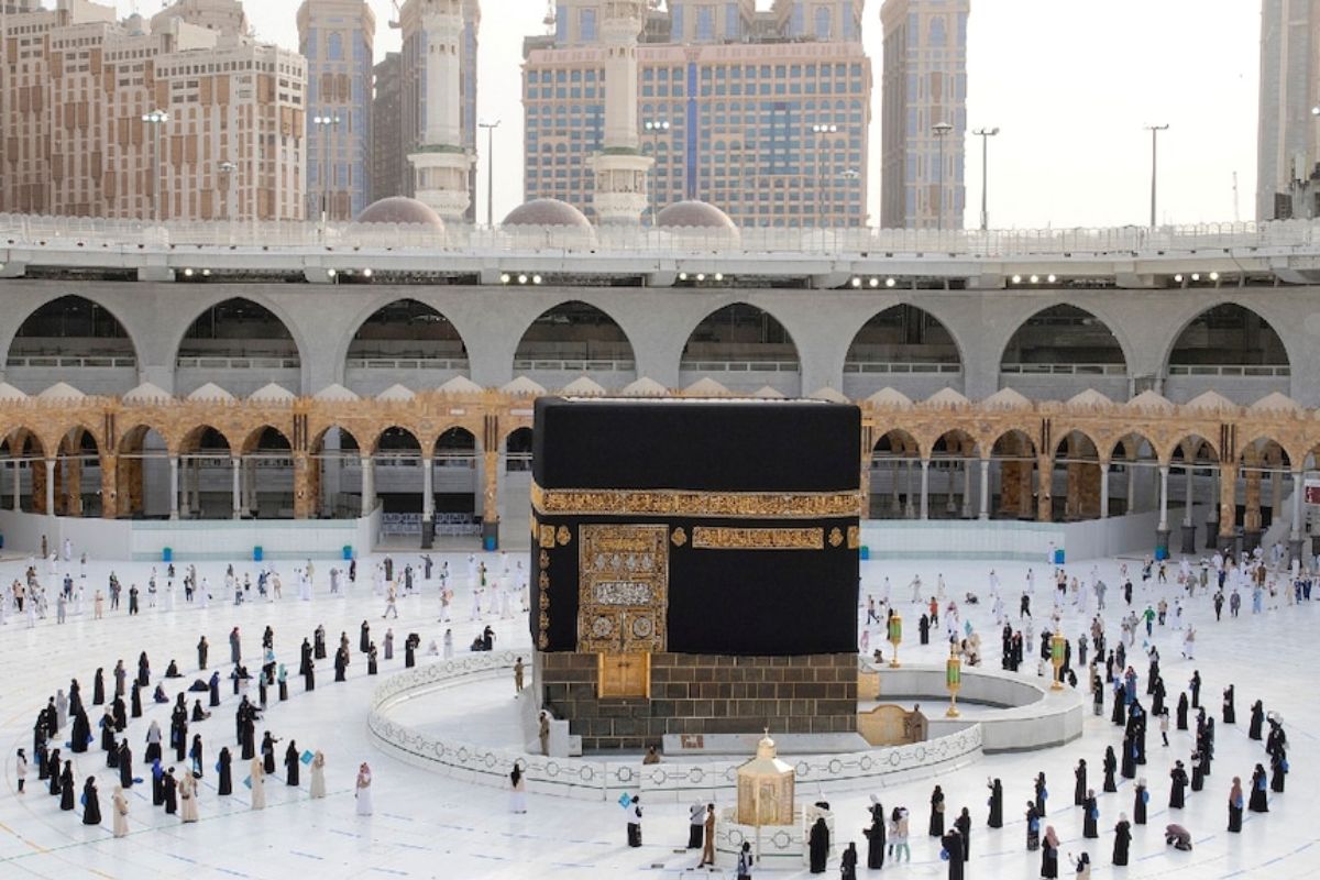     Semua saudara Muslim telah memulai puasa Ramadhan, berdoa kepada Tuhan mereka.  Dalam koleksi ini, kita akan melihat beberapa masjid yang paling mengesankan dan indah secara teknis di dunia Islam saat ini.