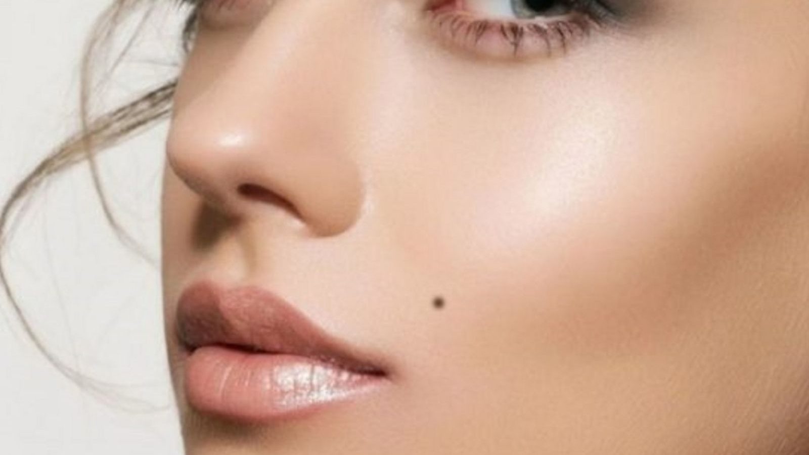 உங்கள் மச்சத்தை வைத்தே உங்க பர்சனாலிட்டியை கண்டுபிடிச்சிடலாம்..! எப்படி தெரியுமா?