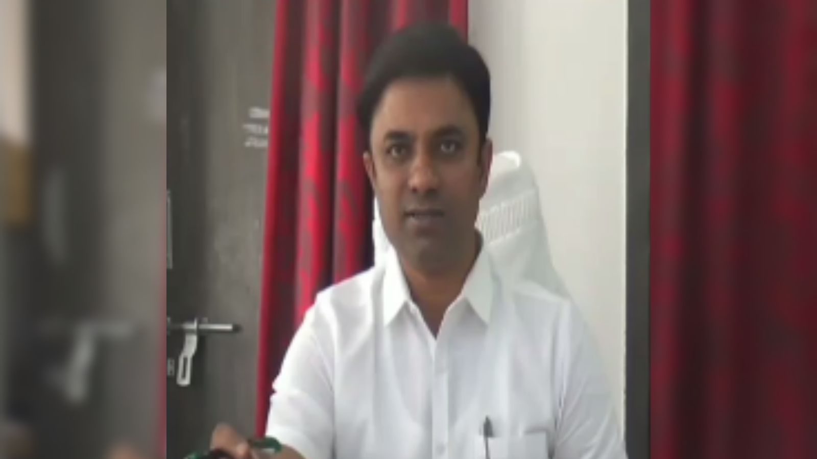 நர்சுகளிடம் கூகுள் பே மூலம் லஞ்சம்: நாமக்கல் சுகாதார பணிகள் துணை இயக்குனர்  உட்பட 3 பேர் மீது பாய்ந்தது வழக்கு!