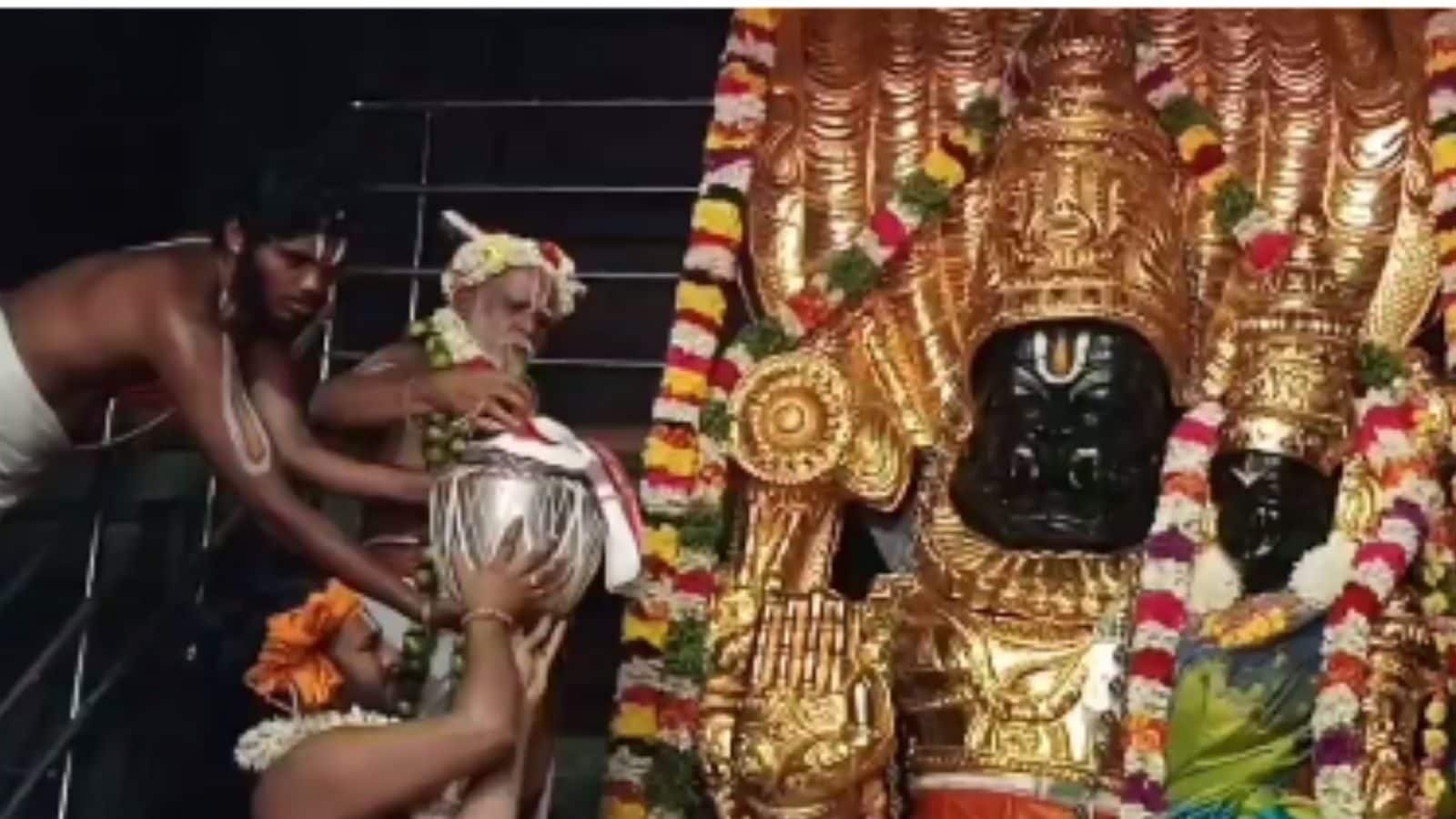 புதுவையில் உள்ள 16 அடி நரசிம்மருக்கு மண்டலாபிஷேகம்.. பக்தர்கள் பரவசம்!