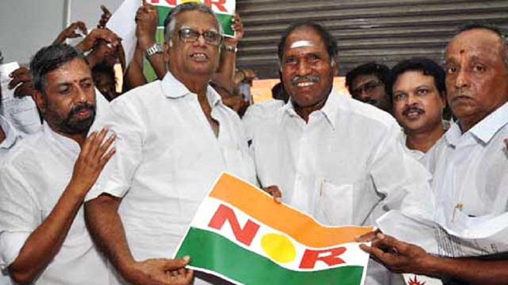  என். ரங்கசாமி, இந்தியத் தேசிய காங்கிரஸ் கட்சியில் இருக்கும்போது 2001 முதல் 2008 வரை இரண்டு முறை புதுச்சேரியின் முதல்வராக இருந்துள்ளார். பின்னர் 2011 ஆம் ஆண்டில் கட்சியில் இருந்து விலகி தனிக்கட்சி தொடங்கி, அதற்கு அகில இந்திய என்.ஆர்.காங்கிரஸ் என்று பெயரிட்டார்.