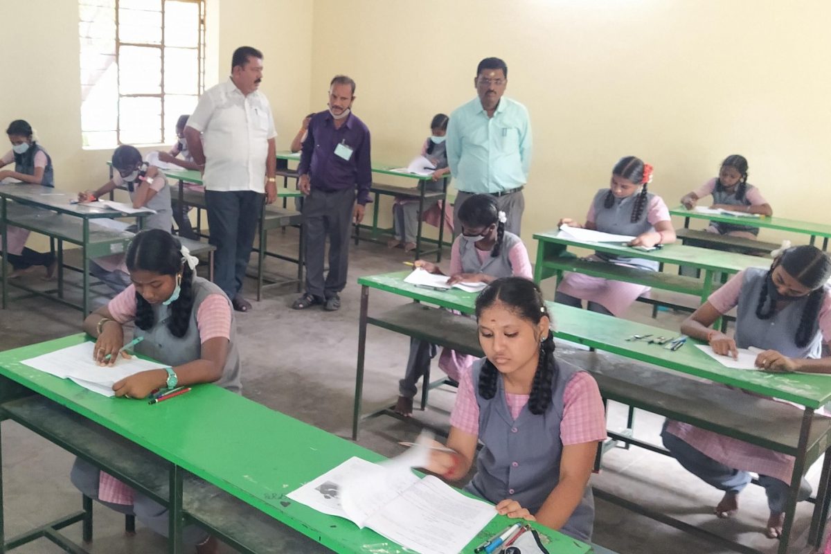 12ம் வகுப்புத் தேர்வு... இத்தனை மாணவர்கள் எழுதவில்லையா?