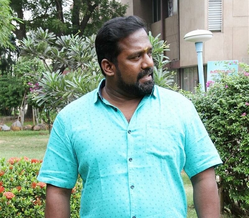  சின்னத்திரையிலிருந்து வெள்ளித்திரைக்கு சென்று, அங்கு ஜொலித்துக் கொண்டிருப்பவர்கள் பட்டியலில் நடிகர் ரோபோ ஷங்கரும் ஒருவர்.