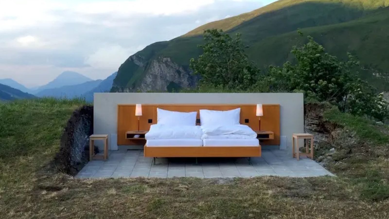 திறந்த வெளியில்.. அதுவும் மலை உச்சியில் ஸ்டார் ஹோட்டல் ரூம்களா..? எங்கு உள்ளது தெரியுமா.?