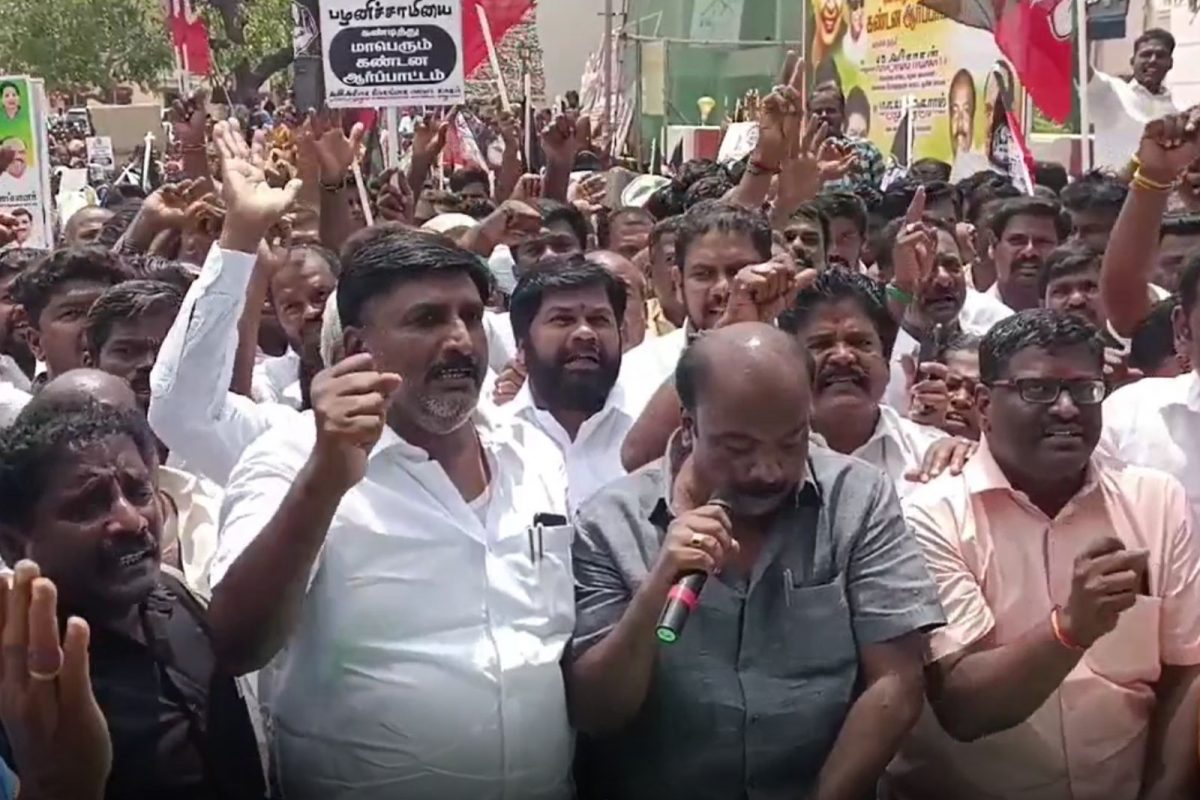 ஆர்ப்பாட்டத்தில் ஈடுபட்ட ஓபிஎஸ் அணியினர்