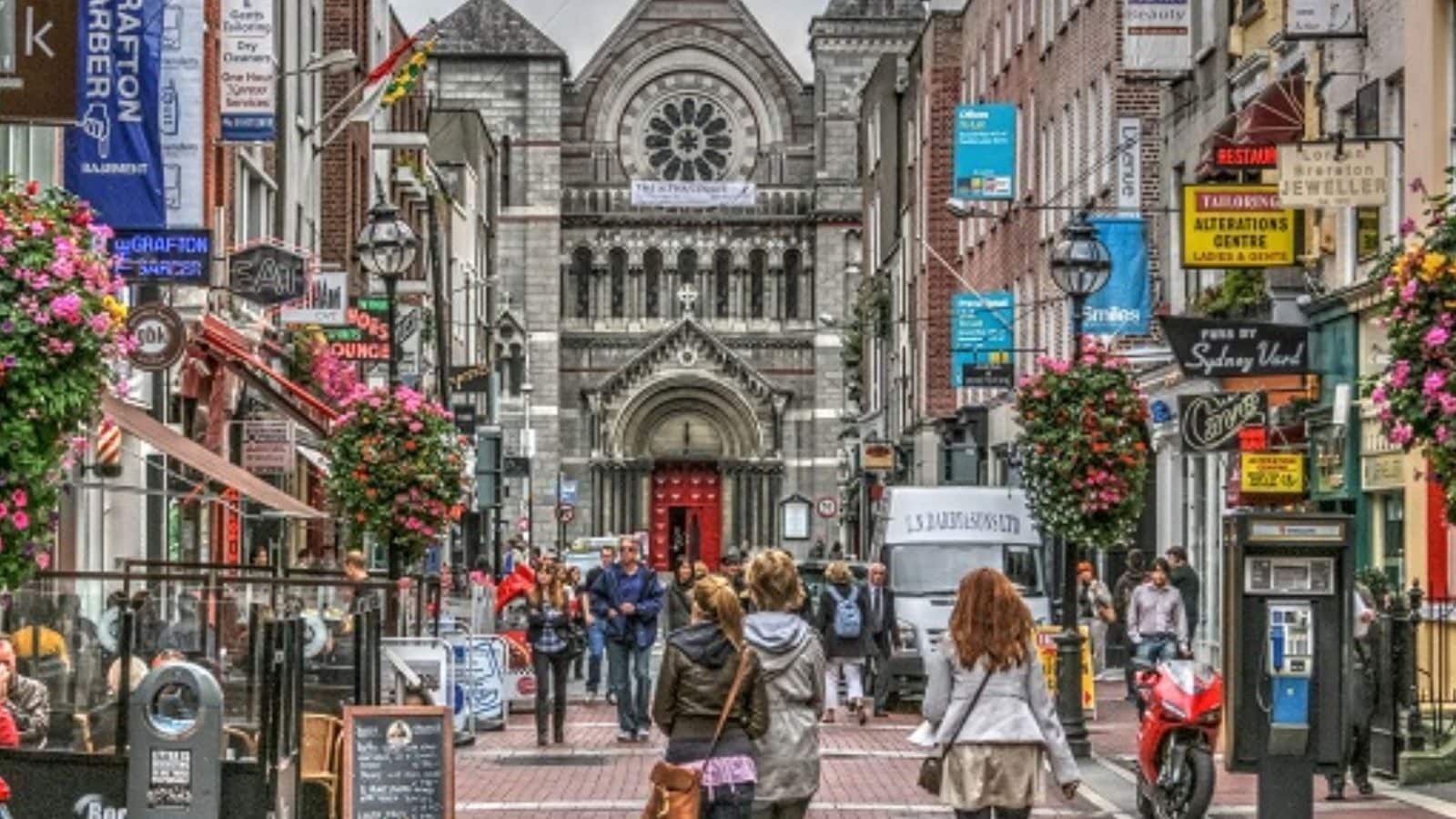 These are the safest countries for women to travel alone or in a group