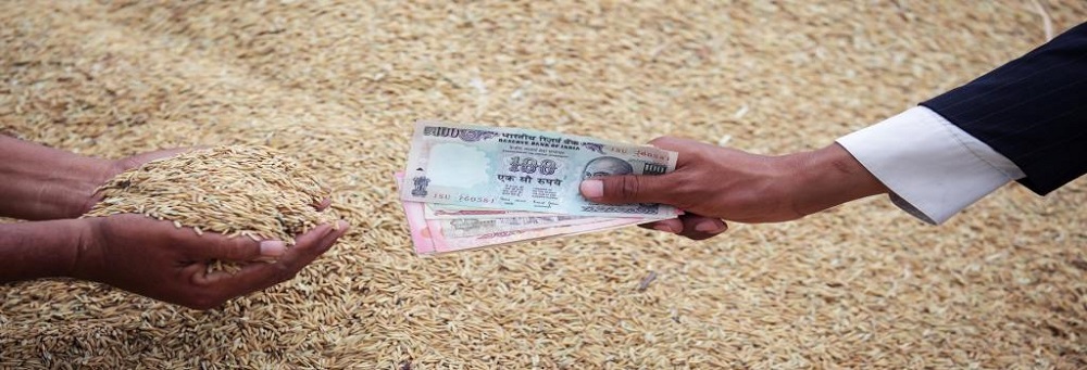  இத்திட்டத்திற்கு தகுதி வாய்ந்த விவசாயிகளை மாநில அரசின் உதவியுடன் மத்திய அரசு கண்டறிந்து அவர்களின் வங்கிக் கணக்குகளிலேயே ரூ.6,000 செலுத்தப்பட்டு வருகிறது.