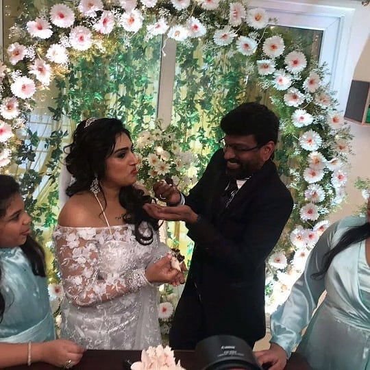  விஷுவல் எபெக்ட் பொறியாளரான பீட்டர் பால், வனிதாவின் யூடியூப் சேனலுக்கு உதவி செய்த போது இருவருக்கும் பழக்கம் ஏற்பட்டதாகவும் அதனை அடுத்து கடந்த 2020-ம் ஆண்டு திருமணம் செய்ததாகவும் கூறப்பட்டது.