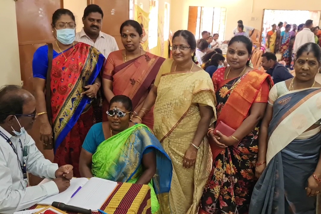 காஞ்சிபுரத்தில் தூய்மை பணியாளர்கள், 100 நாள் வேலை செய்யும் பெண்களுக்கு சிறப்பு மருத்துவ முகாம் 