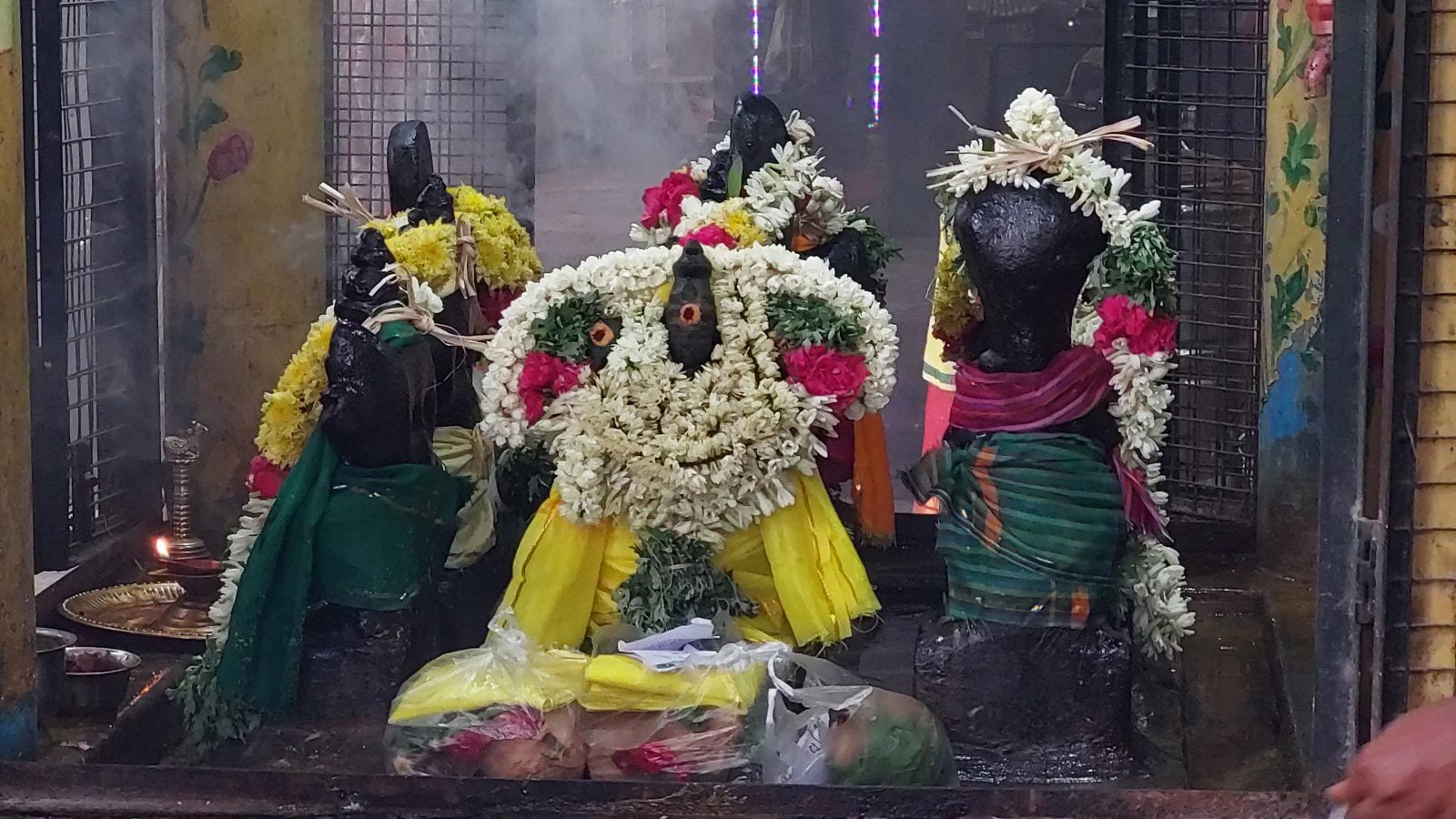 மதுரை ஸ்ரீ சித்தி விநாயகர் கோயிலில் குரு பெயர்ச்சி சிறப்பு வழிபாடு!