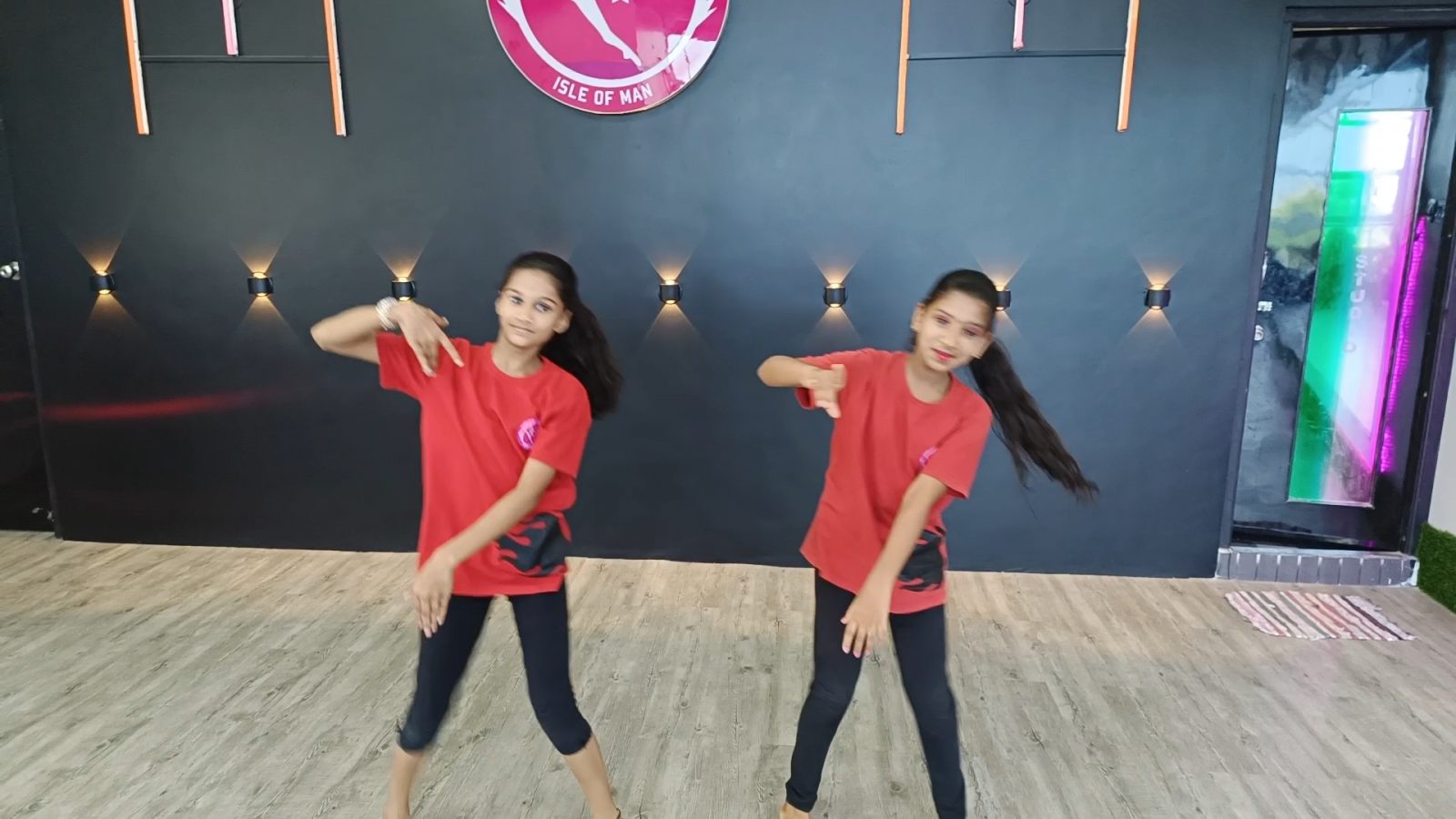 சர்வதேச நடன தினம்.. நடனத்தின் சிறப்பை விளக்கும் செங்கல்பட்டு கலைஞர்!