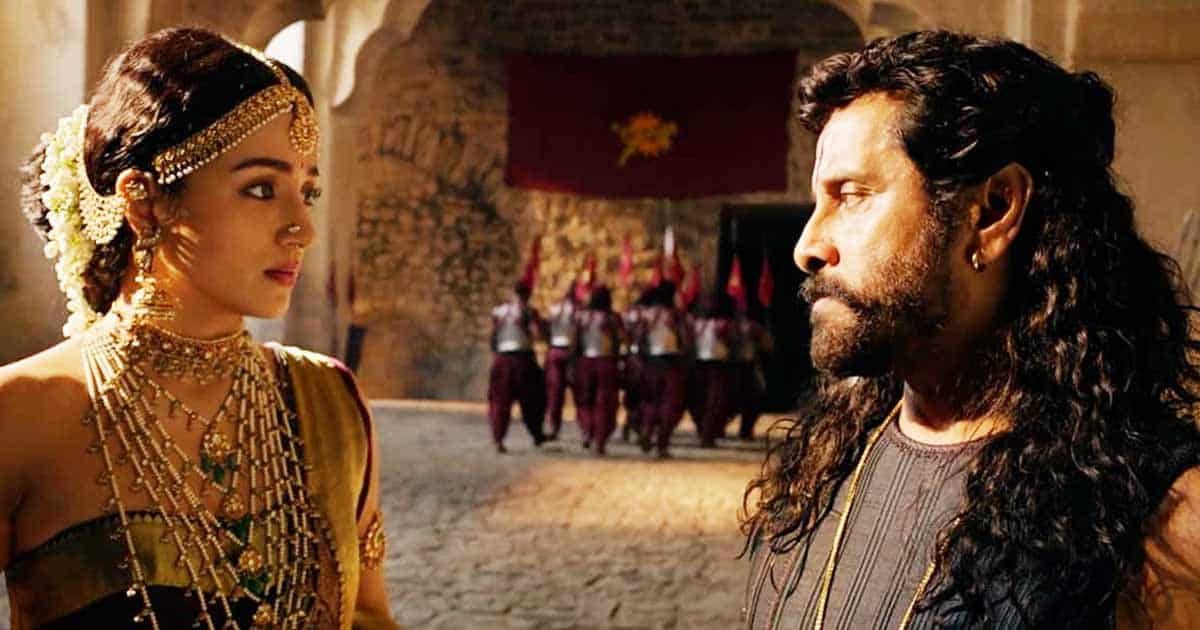  இந்த திரைப்படத்தை தமிழகத்தில் மட்டும் சுமார் 800 க்கும் அதிகமான திரையரங்குகளில் திரையிட்டனர். ஆனால் இந்த திரைப்படத்திற்கு நள்ளிரவு மற்றும் அதிகாலை சிறப்பு காட்சிகள் திரையிட அரசு அனுமதி வழங்கவில்லை. இதன் காரணமாக ஒன்பது மணிக்கு முதல் காட்சி திரையிடப்பட்டது.