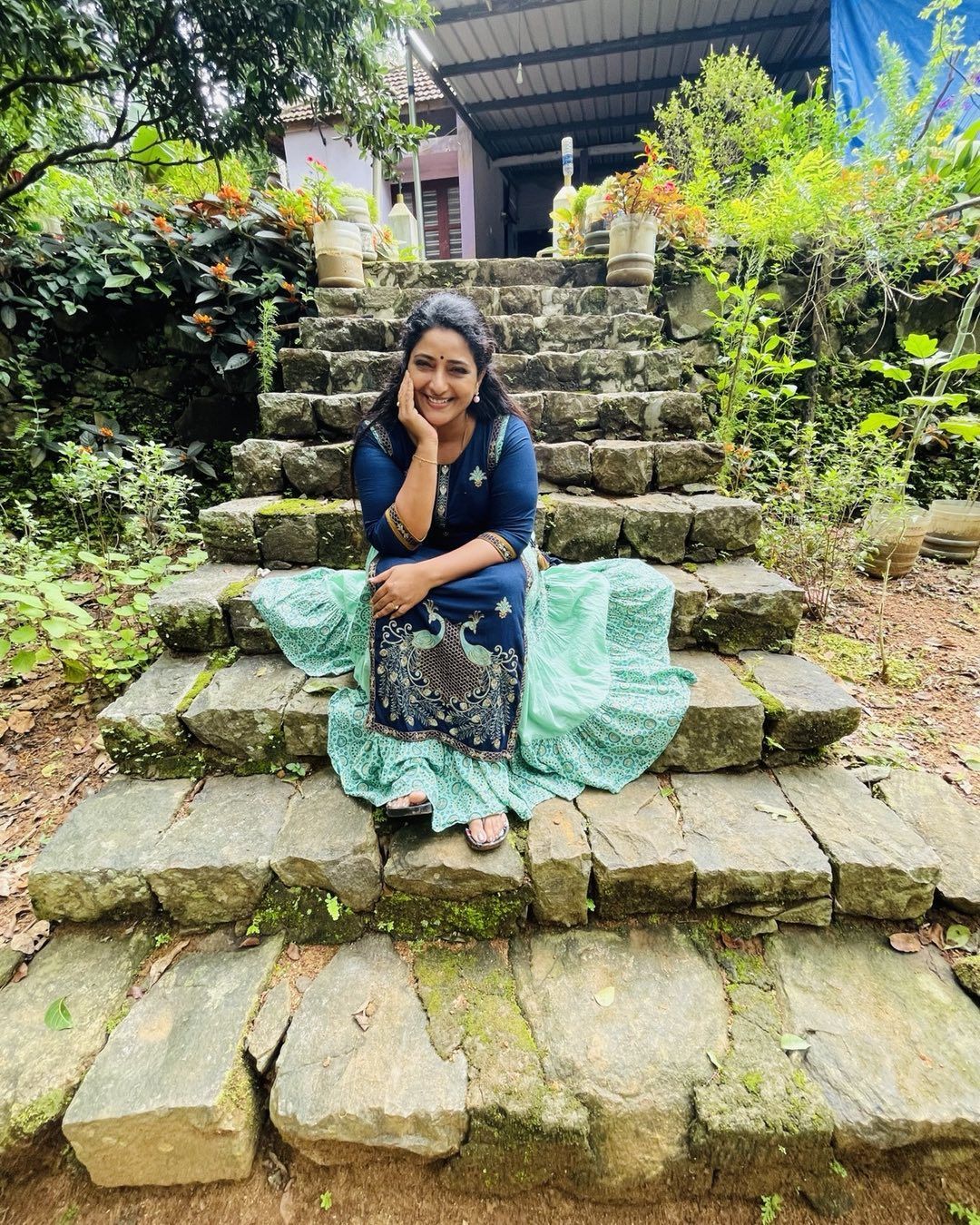  இதெற்கெல்லாம் மேலாக மஞ்சு வாரியர், பத்ம பிரியா, காவ்யா மாதவன் போன்றோருக்கு 25-க்கும் மேற்பட்ட திரைப்படங்களில் டப்பிங் பேசியிருக்கிறார்.