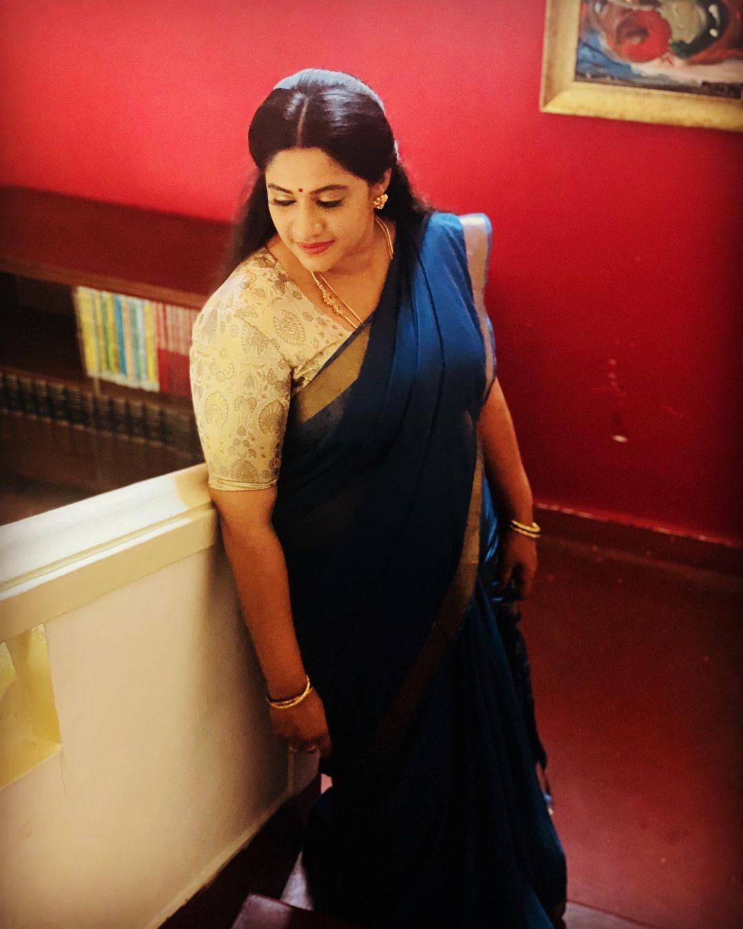  ஆனால் மீண்டும் முடி வளர்வதற்குக் காரணம் எண்ணெய் தேய்த்து குளிப்பது தான். இப்போது வயதாவதால் சீரம் யூஸ் பண்ண ஆரம்பித்திருக்கிறேன்.