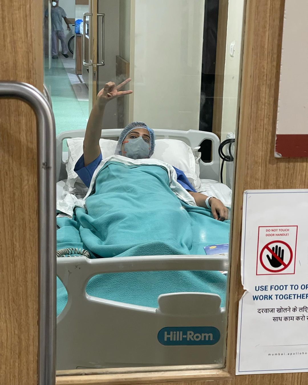  அவரது பதிவில், என்னால் நீண்ட நேரம் வெளியில் இருக்க முடியாது. கால மாற்றத்தால் அடிக்கடி நடக்கும் வினோதமான நிகழ்வுகள், விபத்து உடல் நிலை பிரச்னைகளுக்கு பிறகு ஆரோக்கியமான கோடையை மகிழ்ச்சிகரமான கோடை திரும்புகிறது.