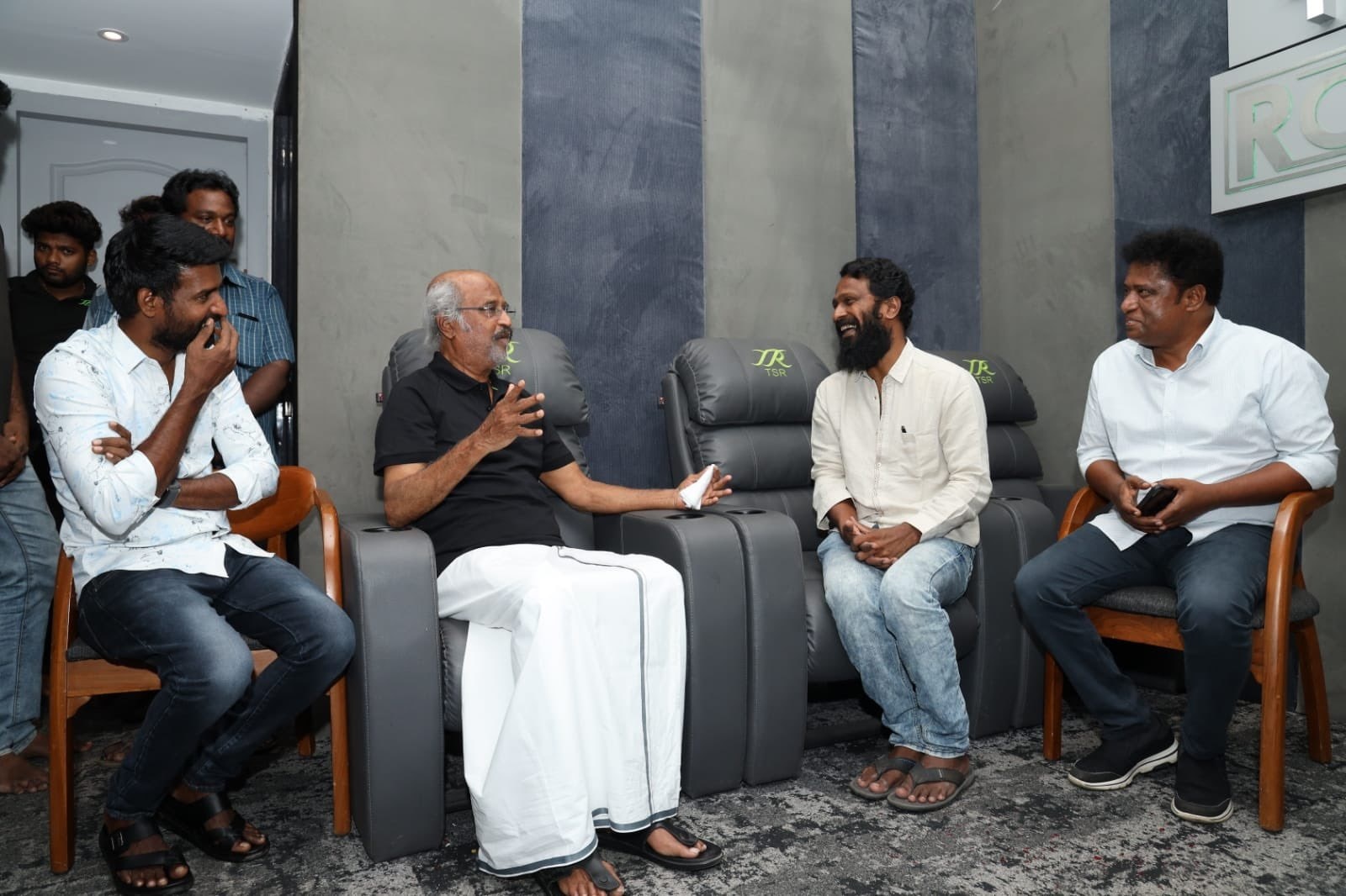  இந்தப் படத்தில் நடிகர் சூரி மற்றும் விஜய் சேதுபதி ஆகியோர்  இணைந்து நடித்துள்ளனர். இந்தப் படத்தின் முதல் பாகம் கடந்த மார்ச் மாதம் 31-ஆம் தேதி திரையரங்குகளில் வெளியாகியுள்ளது.