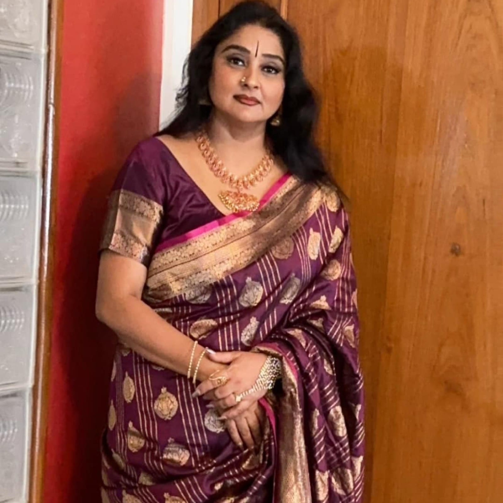  அவருக்கு மருத்துவர்கள் சிகிச்சை அளித்து வருகின்றனர்.