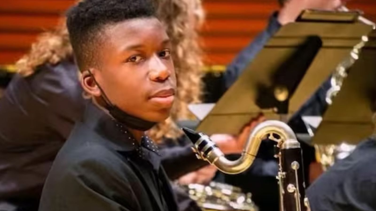 கதவை தட்டிய கறுப்பின சிறுவன்.. இனவெறி ஆத்திரத்தில் துப்பாக்கியால் சுட்ட முதியவர்