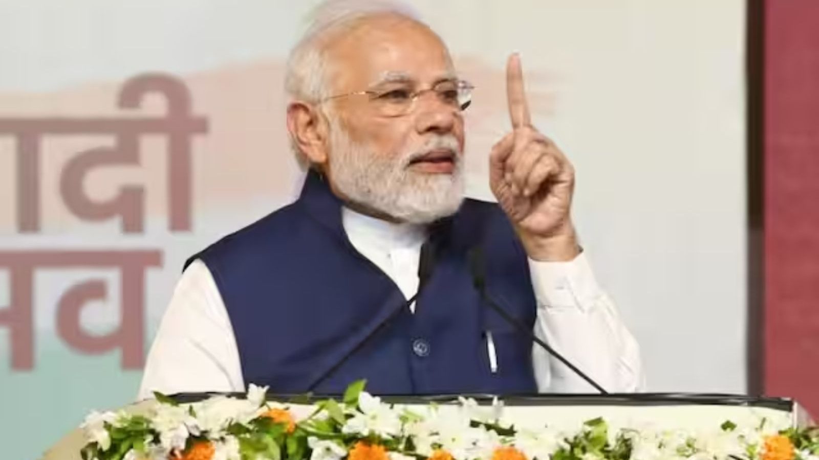 மனதின் குரல் 100: ''முதலில் நம் தேசத்தை பாருங்க..'' - பிரதமர் மோடி அட்வைஸ்!