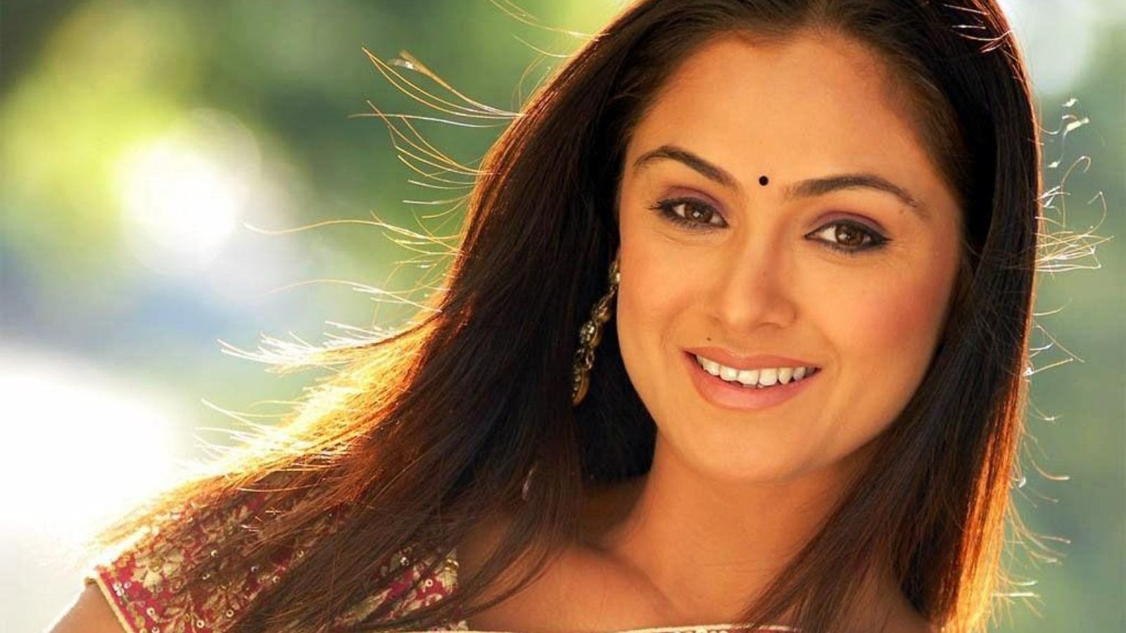 கனவுக்கன்னி டூ வில்லி.. தமிழ் சினிமாவின் எவர்கிரீன் நாயகி சிம்ரன்.!