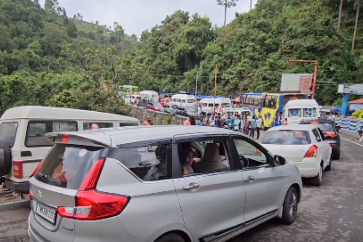 கொடைக்கானல் போக்குவரத்து நெரிசல்