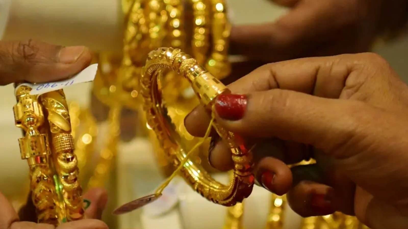 Gold Rate Today | மீண்டும் ரூ.44 ஆயிரத்தை நெருங்கும் தங்கம் விலை... நகை பிரியர்கள் ஷாக்.. இன்றைய நிலவரம் என்ன?