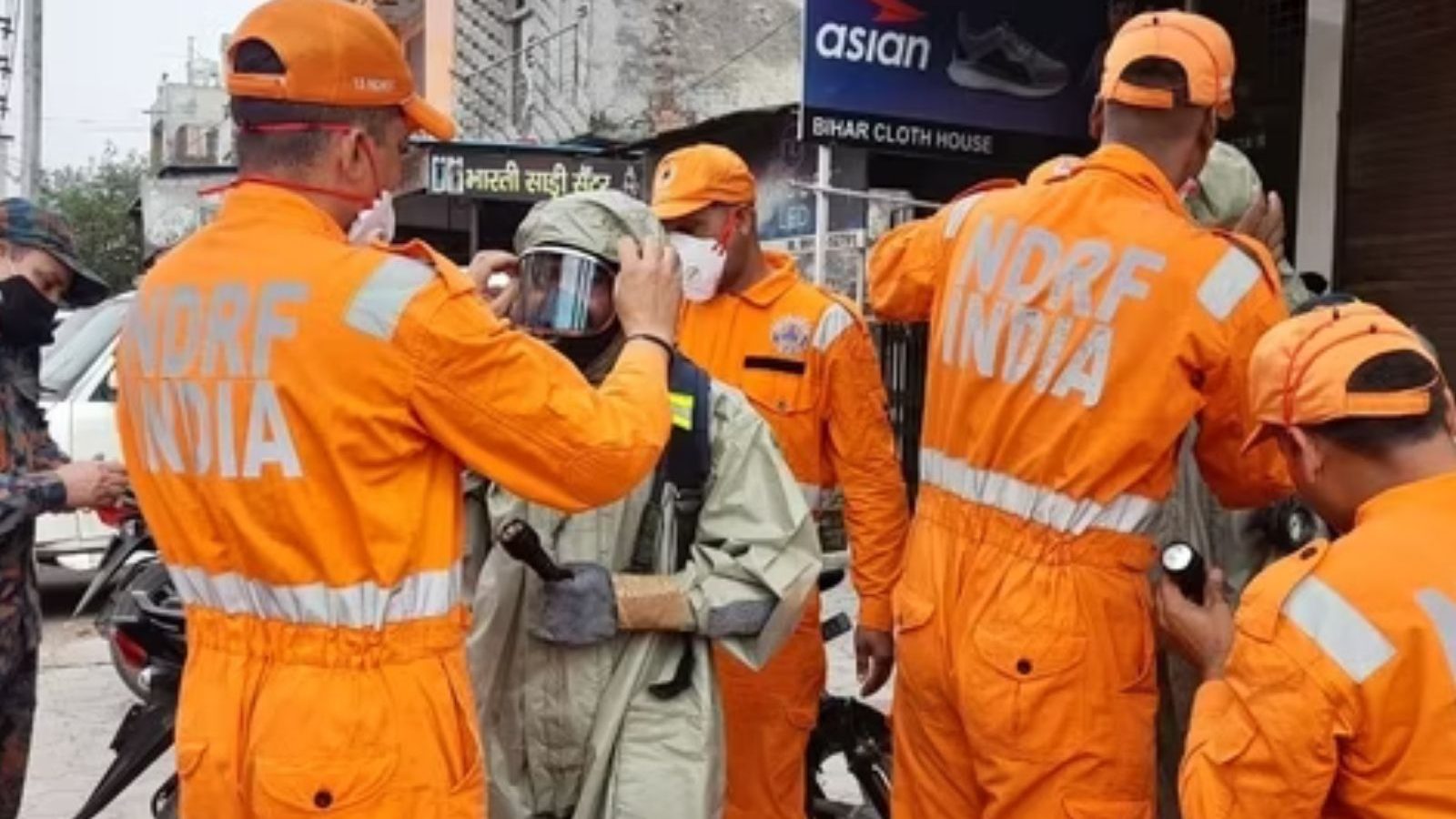 நீல நிறமாக மாறிய உடல்கள்.. பஞ்சாப்பில் விஷ வாயு தாக்கி 11 பேர் பலி.. ஷாக் சம்பவம்!