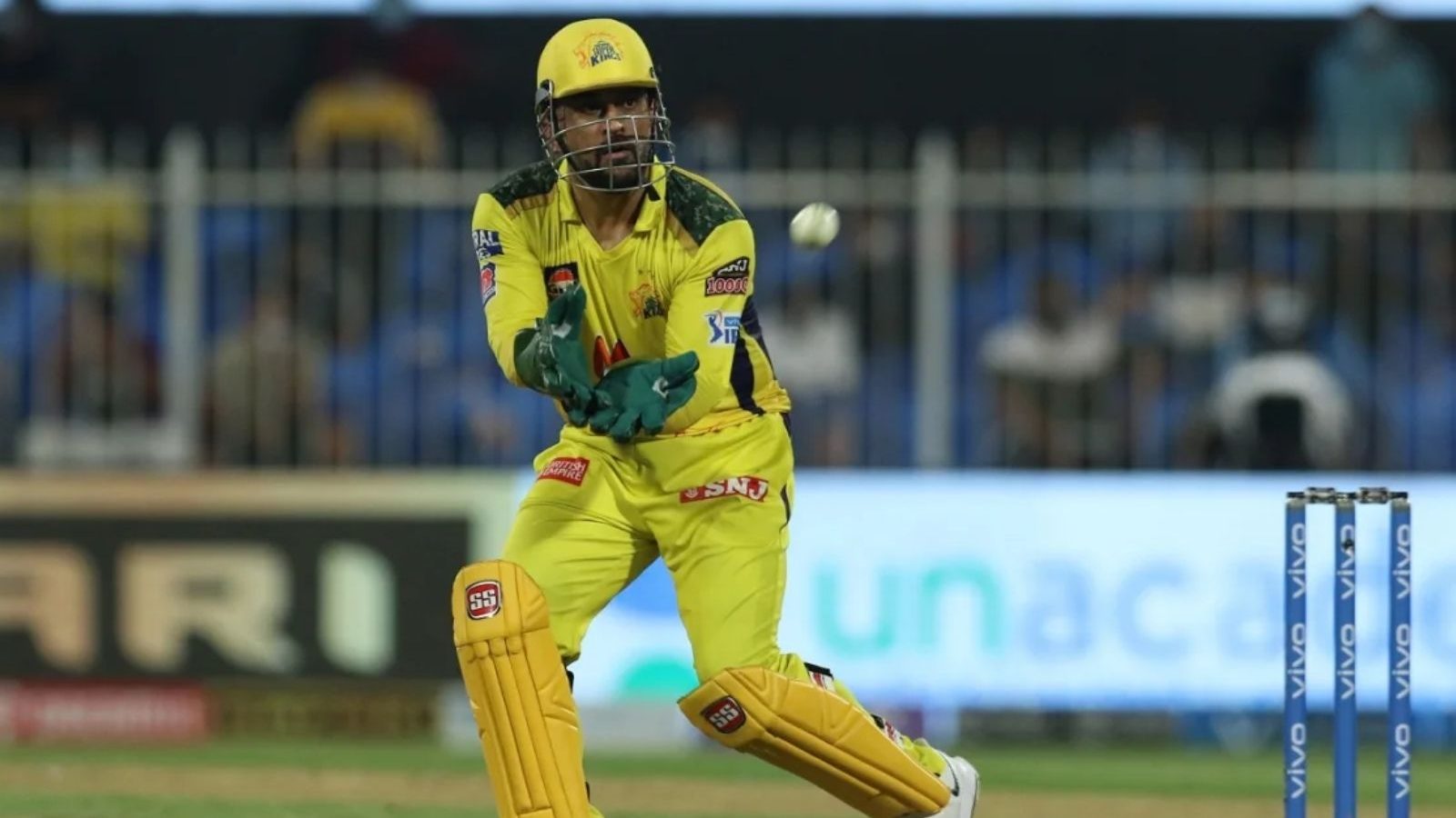 ”நான் நல்லதான் கேட்ச் பிடிச்சேன்... எனக்கு பரிசு தரலேயே...” - தோனி கலகல பேச்சு