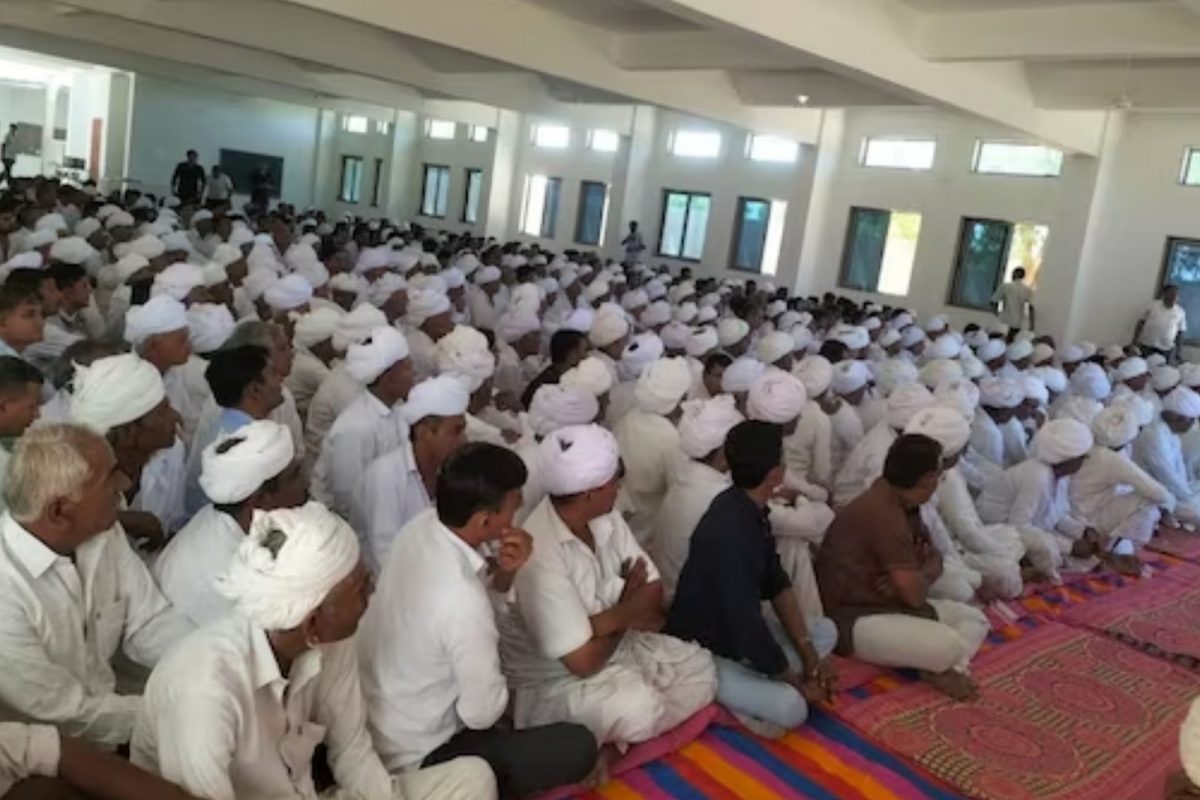 அஞ்சனா சவுத்ரி சங்கத்தின் பஞ்சாயத்து கூட்டம் 