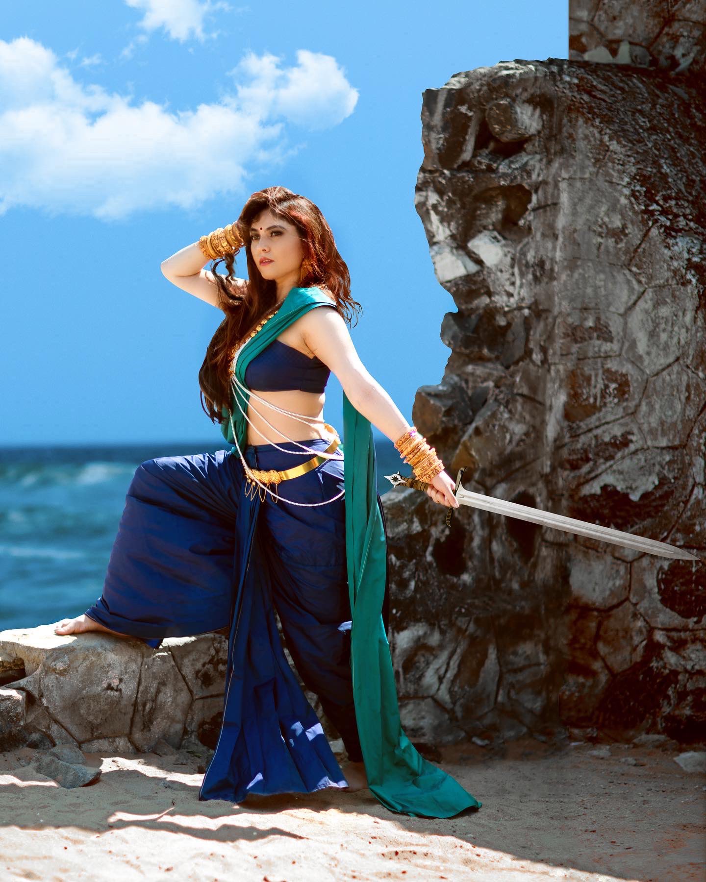  உடற்பருமனால் அவதிப்பட்ட ஷெரின், பிக் பாஸ் வீட்டில் இருந்து வரும்போது எடை குறைந்து, புதிய தோற்றத்தில் காணப்பட்டார். இது ரசிகர்களை வியப்பில் ஆழ்த்தியது.