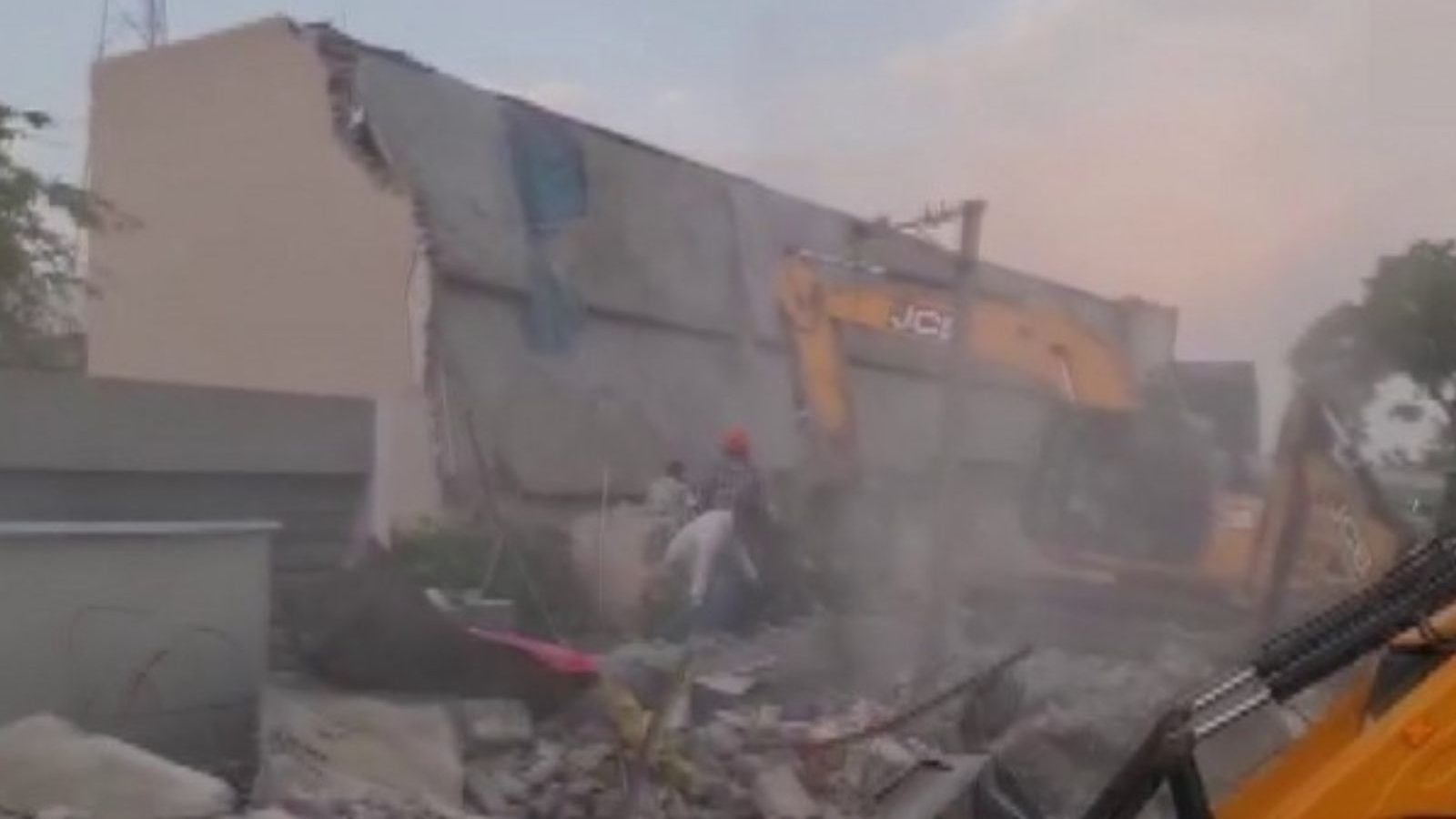 ஹரியானாவில் அரிசி ஆலை இடிந்து விபத்து.. 4 பேர் பலி