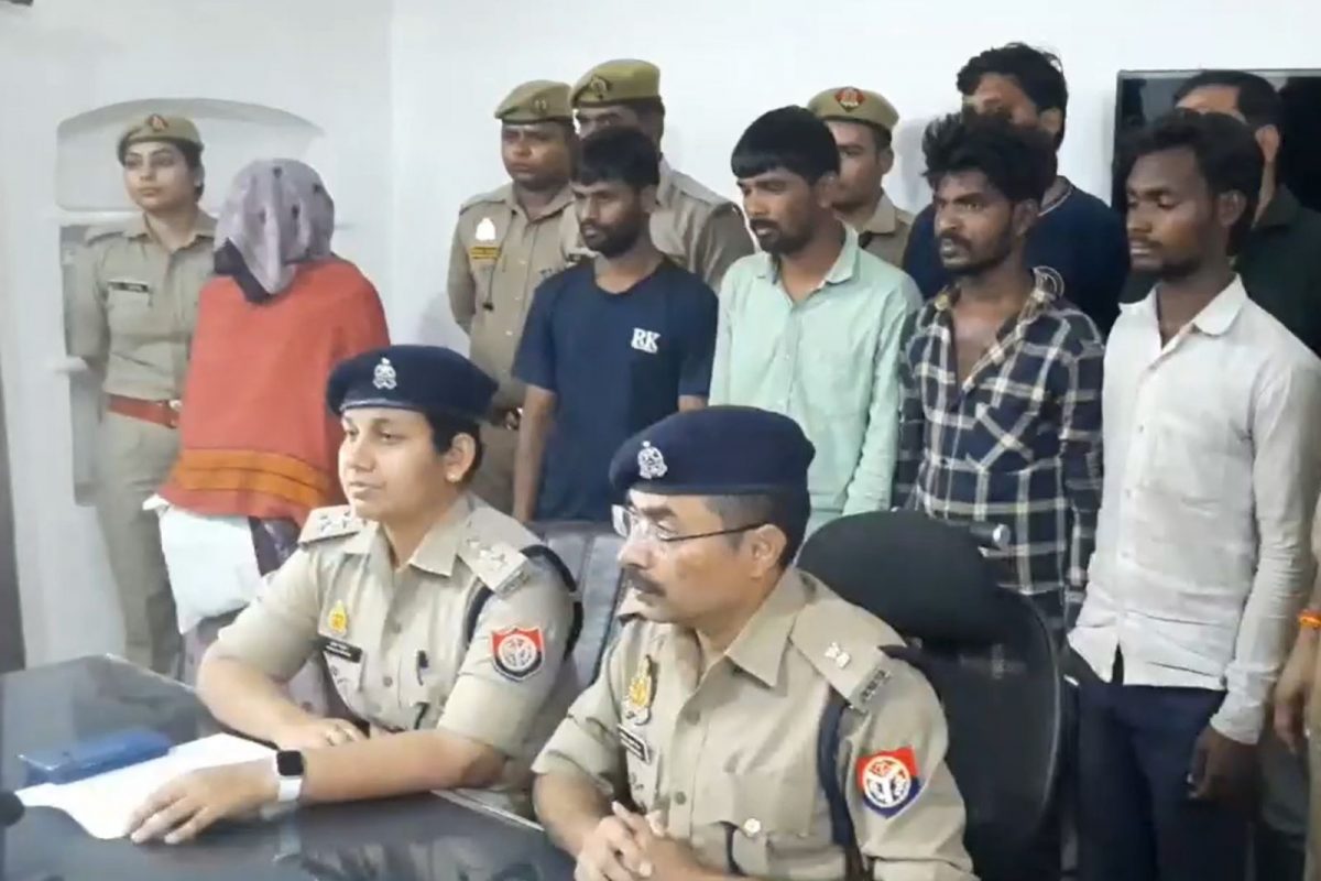 மனைவி மாதுரி மற்றும் 4 காதலர்கள் கைது
