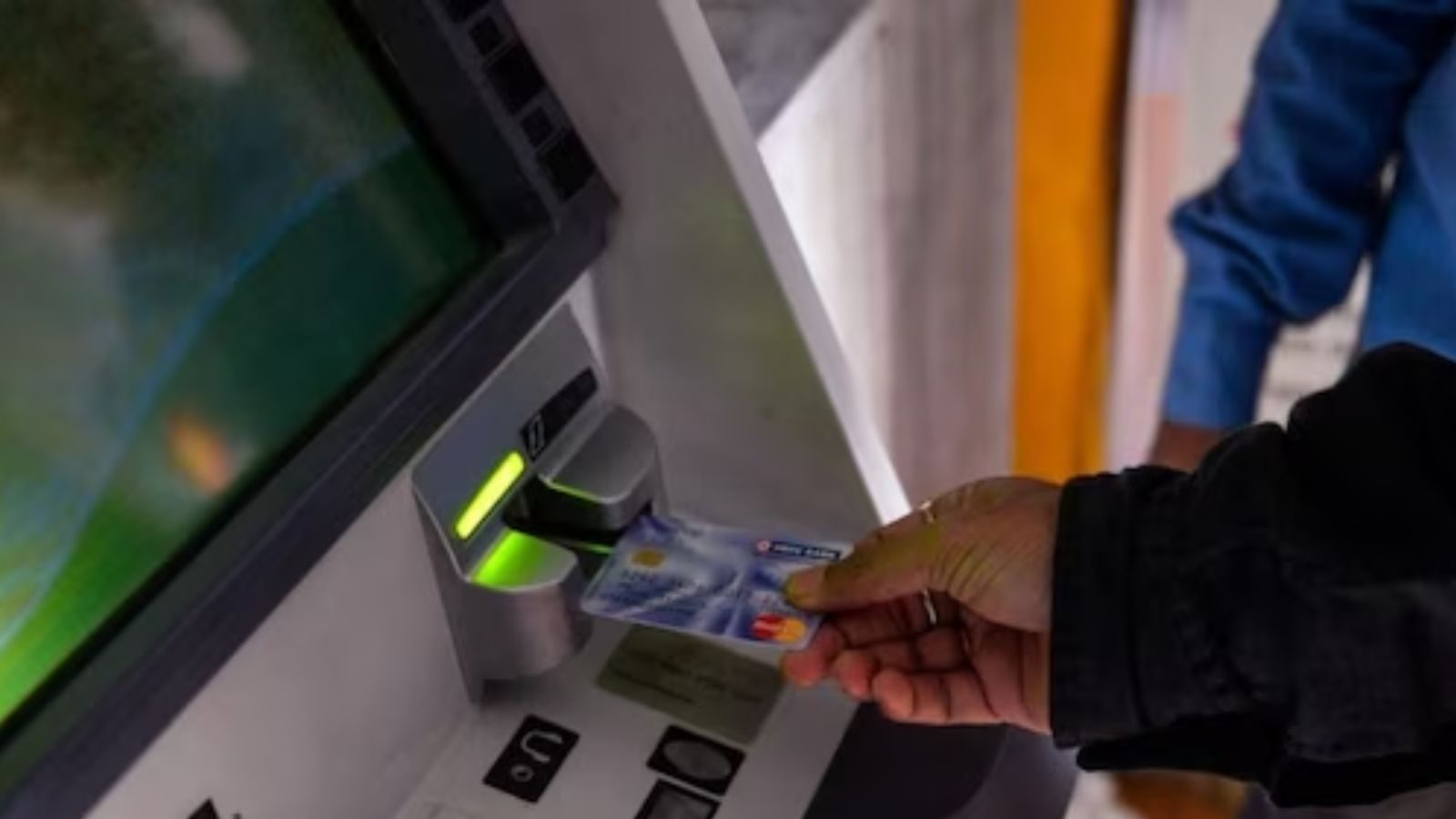 ATM புதிய விதிகள்.. ஏடிஎம்மில் பணம் எடுக்கப் போறீங்களா? இன்று முதல் ரூல்ஸை மாற்றிய PNB வங்கி!