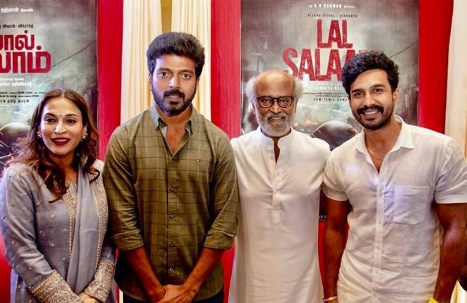  இந்த நிலையில் புதிய தகவல் ஒன்று கிடைத்திருக்கிறது. அதன் படி வாரிசு தயாரிப்பாளரான தில் ராஜு சென்னையில் நடிகர் ரஜினியை சந்தித்து தனது தயாரிப்பில் நடிக்க கேட்டதாகவும் அதற்கு ரஜினிகாந்த்தும் சம்மதித்துவிட்டதாகவும் கூறப்படுகிறது.
