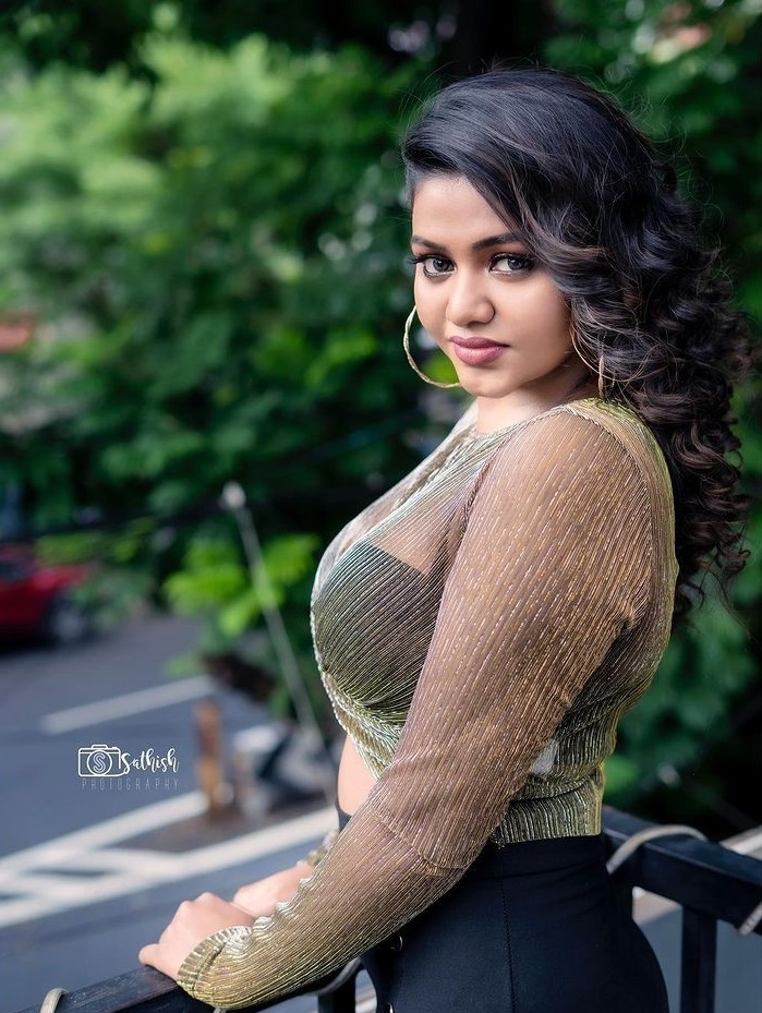  தொடர்ச்சியாக தமிழுக்கு எண் ஒன்றை அழுத்தவும், மிஸ்டர் லோக்கல் போன்ற சில படங்களில் காமெடி வேடங்களில் நடித்திருக்கிறார்.