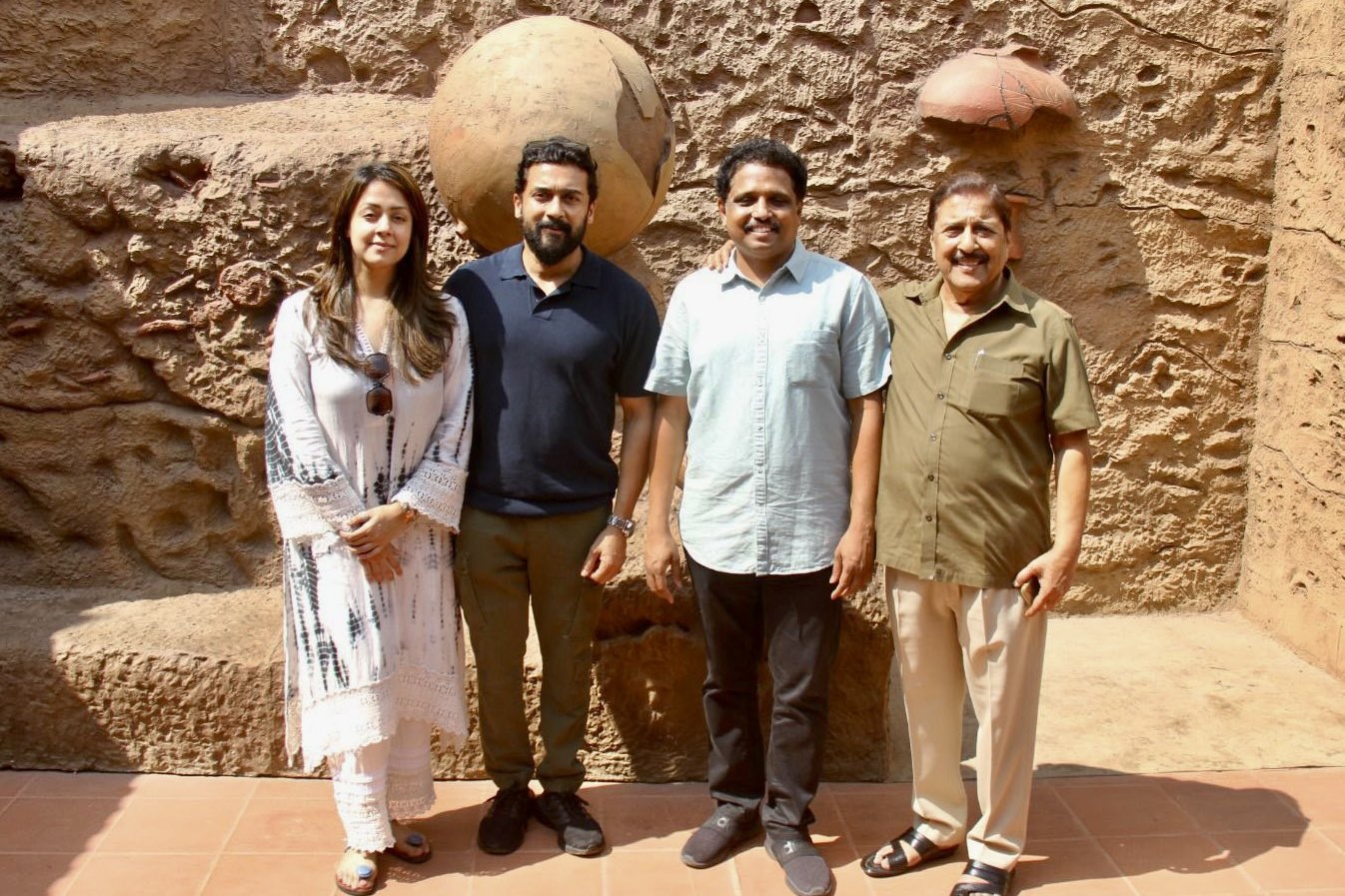  தமிழரின் பெருமையை பறைசாற்றும் வகையில்,  மாவட்டம் கீழடி மற்றும் அதன் சுற்று வட்டார பகுதி அகழாய்வில் கண்டுபிடிக்கப்பட்ட பொருட்களைக் கொண்டு சுமார் பல கோடி ரூபாய் மதிப்பில் கீழடி அருங்காட்சியகம் அமைக்கப்பட்டுள்ளது. இதனைக் கடந்த மார்ச் 5 ஆம் தேதி முதலமைச்சர் தொடங்கி வைத்தார்.