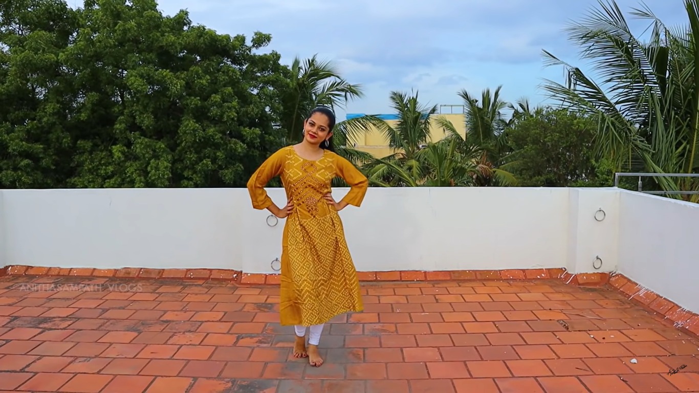  ,[object Object], இது லைட் வெயிட்டாக இருப்பதால் உடலில் அணிந்திருப்பதே தெரியாது. இது உங்களின் தொப்பையை முழுமையாக மறைத்து உங்களை ஒல்லியாக காட்டும். கை முக்கால் அளவுக்கு இருப்பதால், உங்கள் கையில் உள்ள சதையையும்  மறைத்துவிடும்.